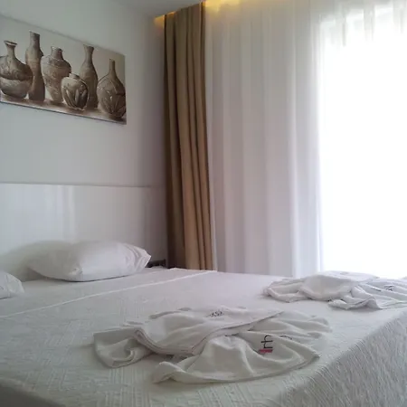 Hotel Rhapsody And 3*